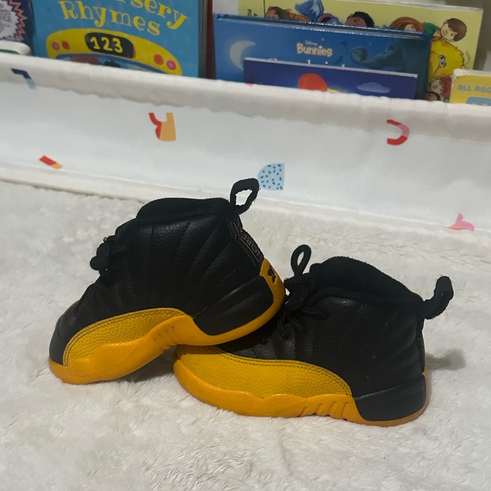 Air jordan 12 retro td 6c “university gold”